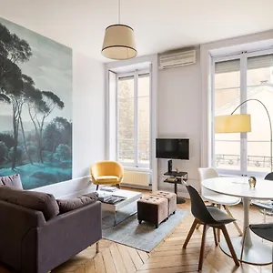 Honore - Barre Apartment